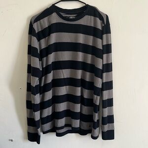 Quiksilver long sleeve nice sweater